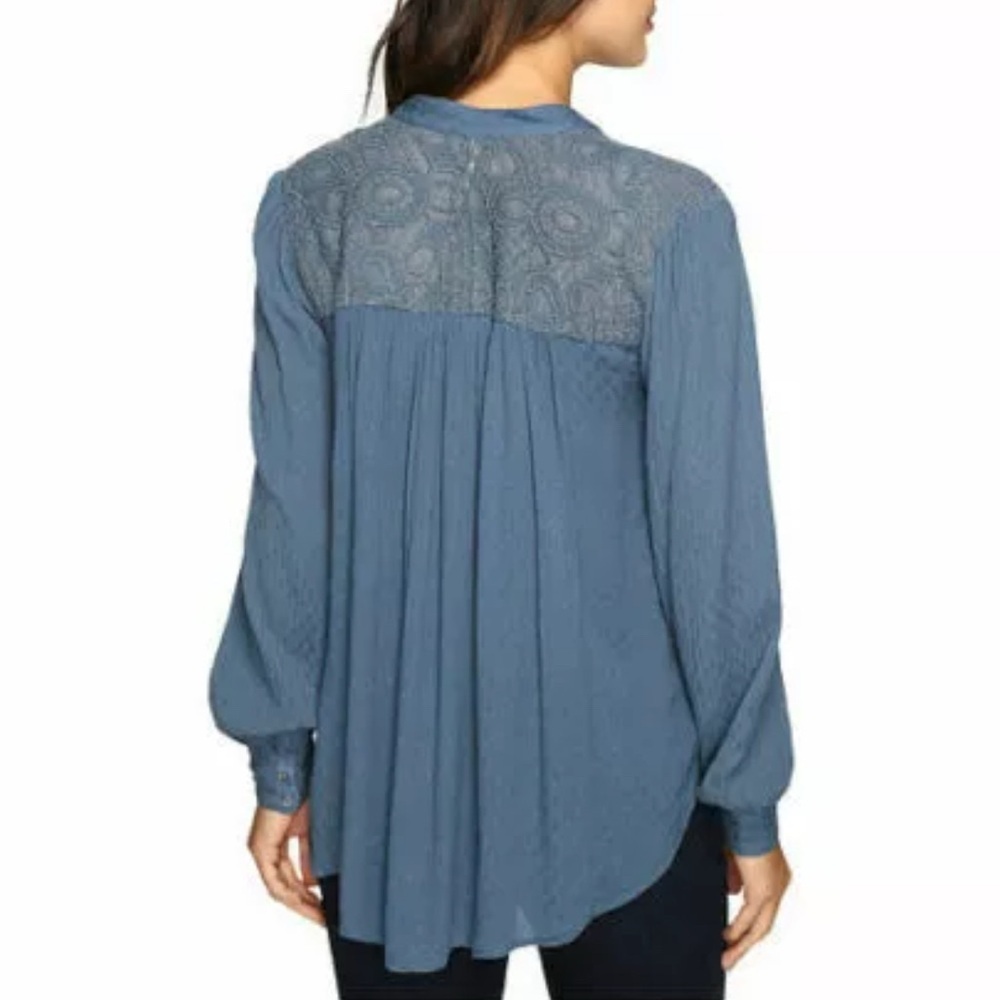 Free People EUC Canyon Rose Button Down Crochet/Lace Metal Top in Blue Small